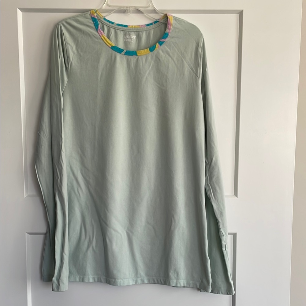 Women's Long Sleeve Top in Light Green